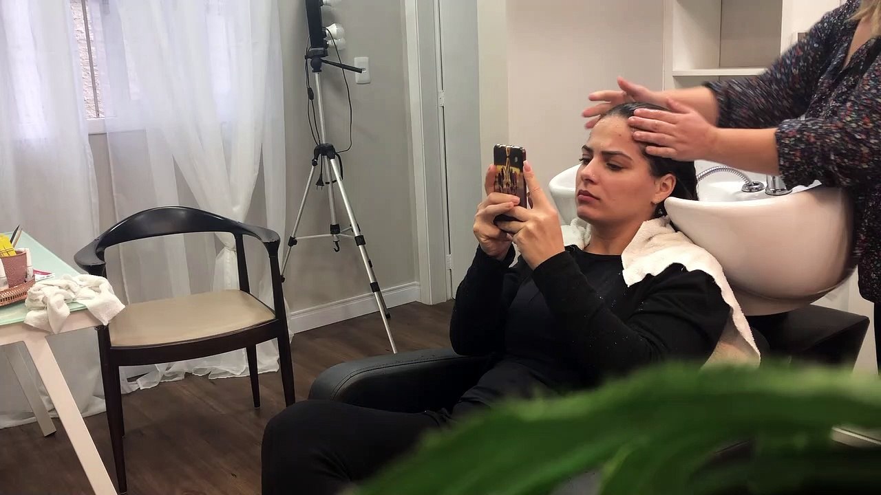 Salon Professional Loses Patience