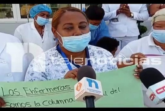 #Telenoticias / Enfermeras del hospital Antonio Yapor Heded de Nagua se suman a las protestas / 13 de julio 2021