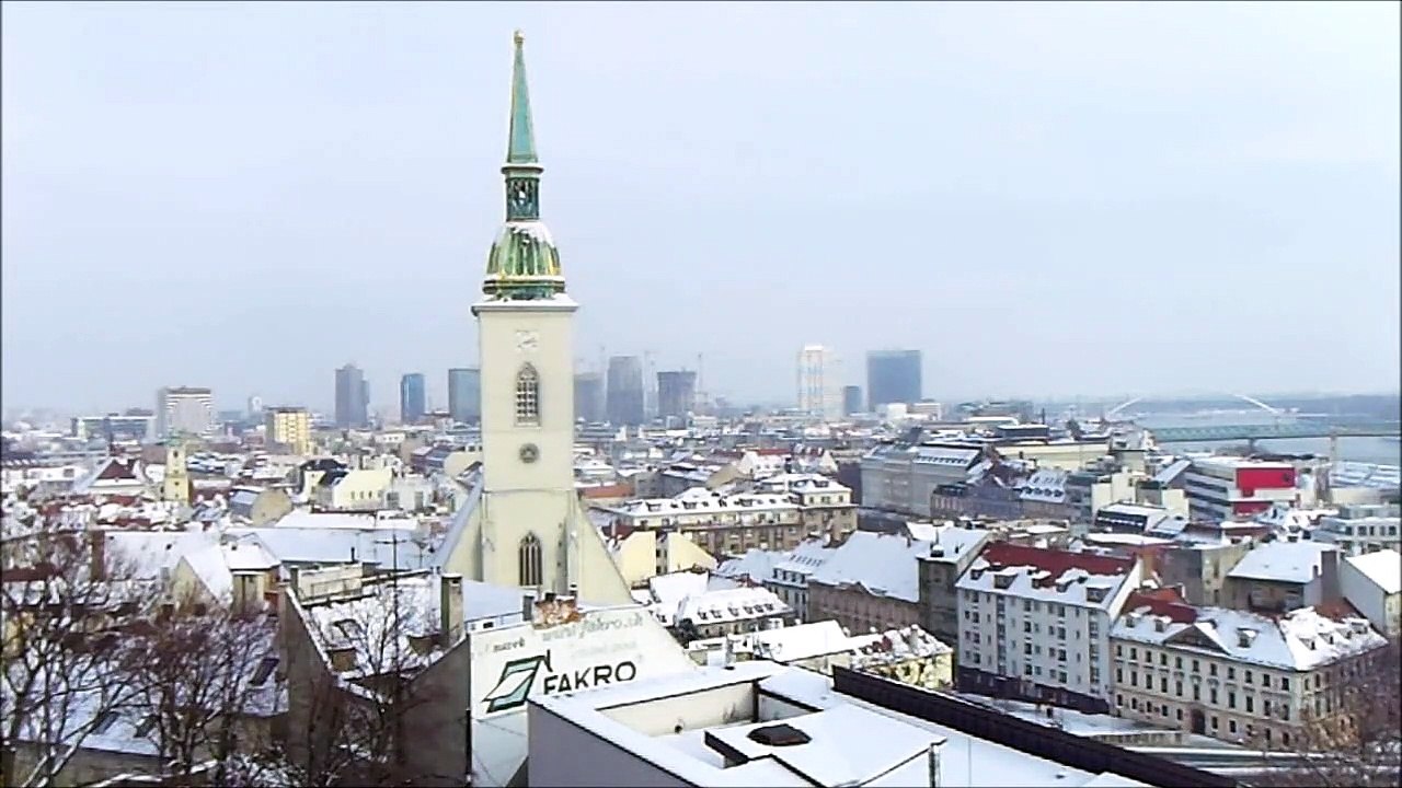 BRATISLAVA SLOVAKIA/BRATISLAVA SLOVENSKO/BRATISLAVA ESLOVAQUIA/BRATISLAVA SLOWAKEI (TIMELAPSE)
