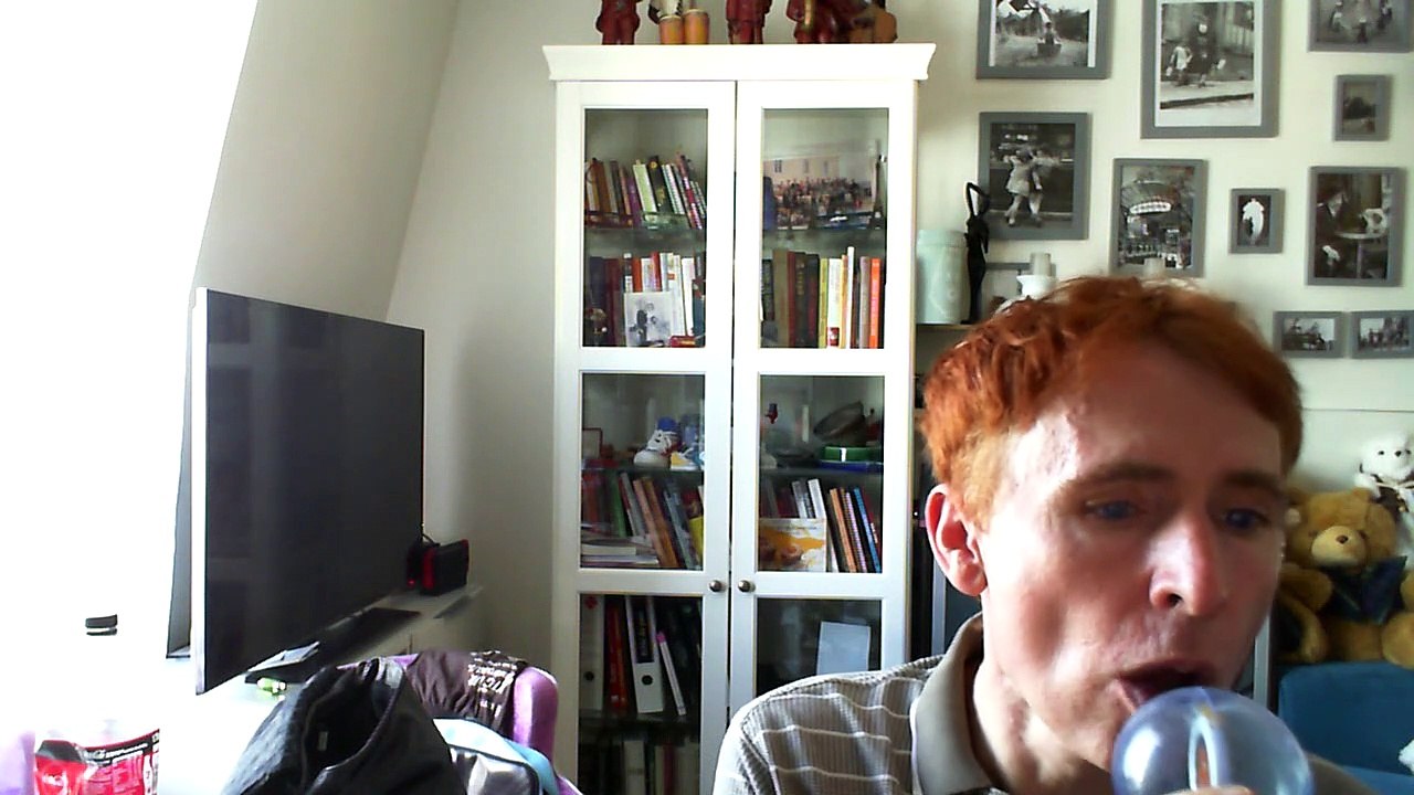 Wiwi égratigne "roll some mo"