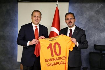 Bakan Kasapoğlu, Galatasaray Başkanı Burak Elmas'ı kabul etti