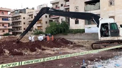 Afrin'de 35 kişinin gömüldüğü toplu mezar bulundu