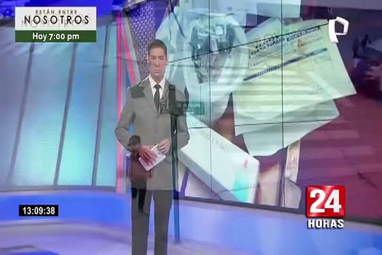 Huancayo: sujeto quedó colgado de parabrisas de combi y casi es arrollado