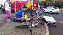 Colisão entre bicicletas deixa mulher ferida na ciclovia da Avenida Brasil, no Centro