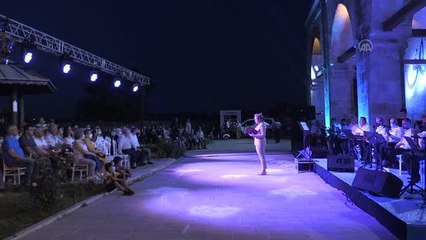 Tarihi caminin avlusunda sema gösterisi düzenlendi