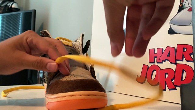 How to lace up Nike Dunk sneakers and style them