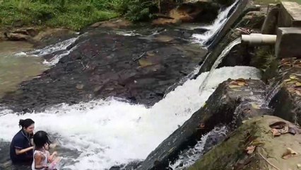 Air terjun mini sungai dibendung sarinande asahan