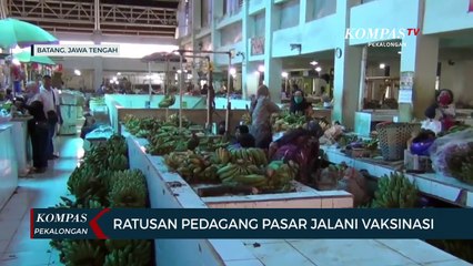 Ratusan Pedagang Pasar di Batang Jalani Vaksinasi