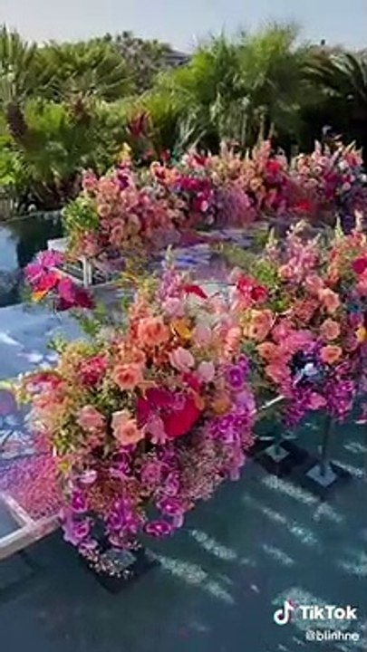 Sự giàu có khủng khiếp của nữ tỷ phú người Việt ở căn biệt thự 800 tỷ: Kỷ niệm ngày cưới tặng chồng con xe 33 tỷ