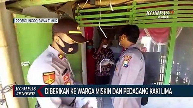 Polisi Salurkan Bantuan Sembako untuk Warga Terdampak PPKM Darurat