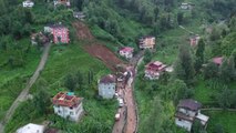 Son dakika: Sel ve heyelandan yıkılan bina havadan görüntülendi