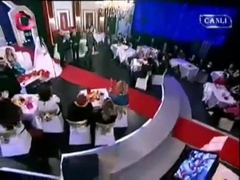 Özgecan fotoğrafıyla göbek attılar!