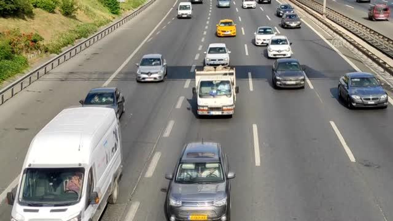 İstanbul trafiğinde "bayram tatili" yoğunluğu