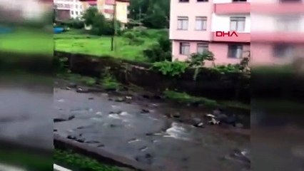 İşte Rize'de selin geldiği o anlar...