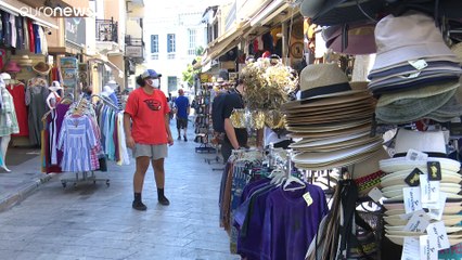 Ελλάδα: «Χαμηλές πτήσεις» για τον τουρισμό