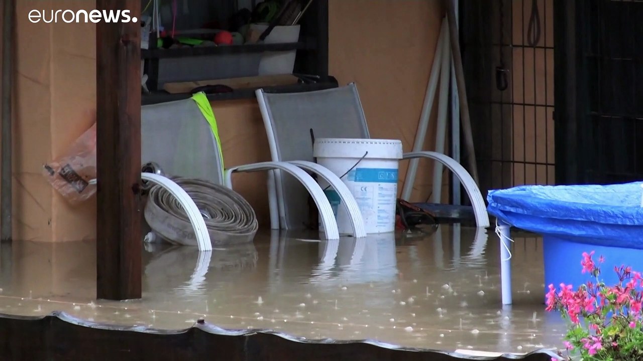 Hochwasser in NRW und Rheinland-Pfalz: Häuser eingestürzt, mehrere Tote