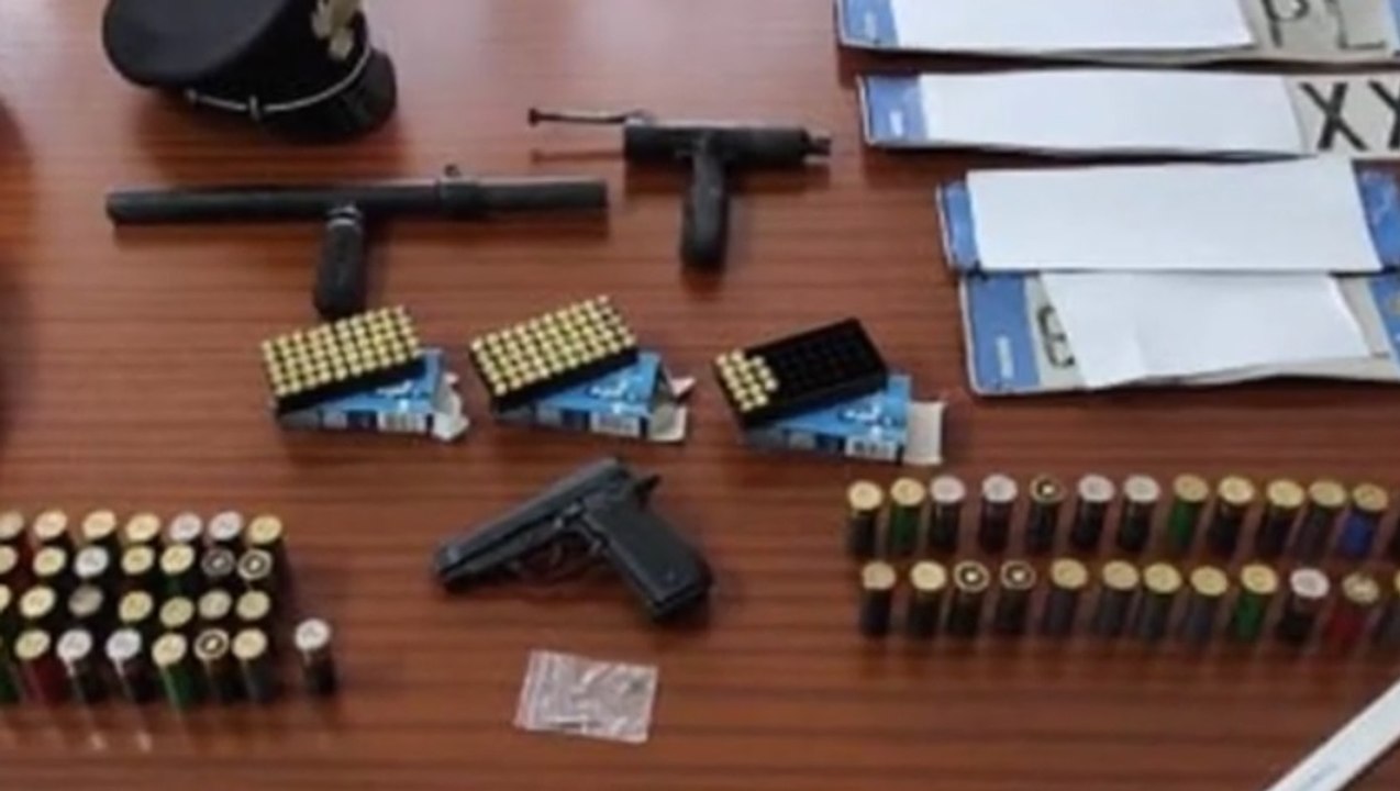 Mazara del Vallo (TP) - Uccide cane del vicino trascinandolo col furgone e posta immagini sui social (15.07.21)