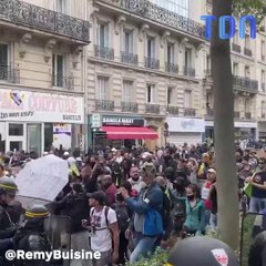 Covid-19 : Des milliers de personnes dans la rue contre le pass sanitaire