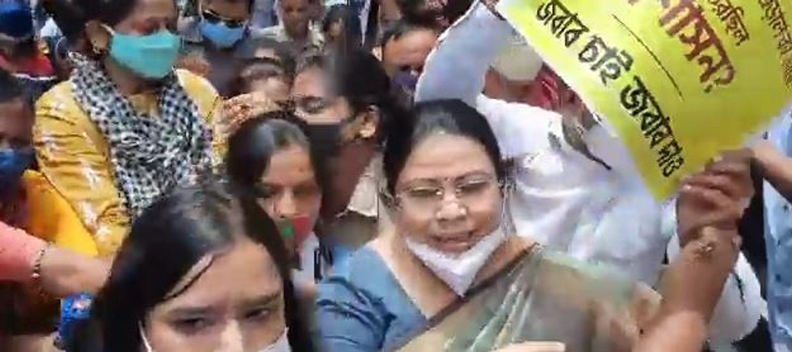 ভুয়া ভ্যাকসিন কান্ড নিয়ে বিক্ষোভ সমাবেশে দেবশ্...