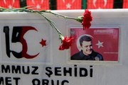 Adana'da 15 Temmuz şehitleri mezarları başında anıldı