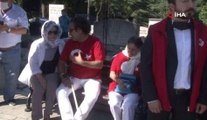 15 Temmuz şehitlerinin aileleri, Edirnekapı Şehitliği'ne akın etti