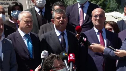 CHP'li Özel: "Her türlü darbenin karşısındayız"