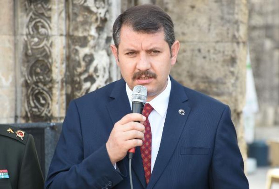 SİVAS VALİSİ AYHAN: 15 TEMMUZ'DA MİLLETİMİZİN FERASETİYLE TARİH YAZILDI