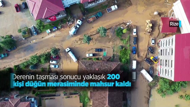 Güneysu'daki sel ve heyelanın hasarı gün ağarınca ortaya çıktı