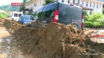 Rize'yi sel vurdu: Onlarca köy yolu ulaşıma kapandı