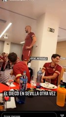 La divertida novatada a Dmitrovic, que rinde tributo a Maradona