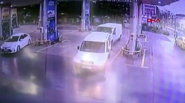 Teksas değil İstanbul! Akaryakıt istasyonunda çatışma anı kamerada