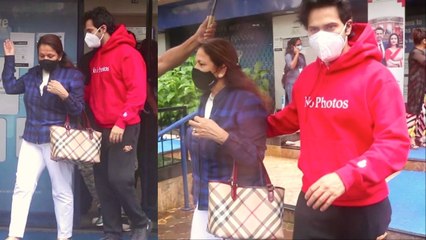 Varun Dhawan spotted along with her mother at Santacruz | FilmiBeat