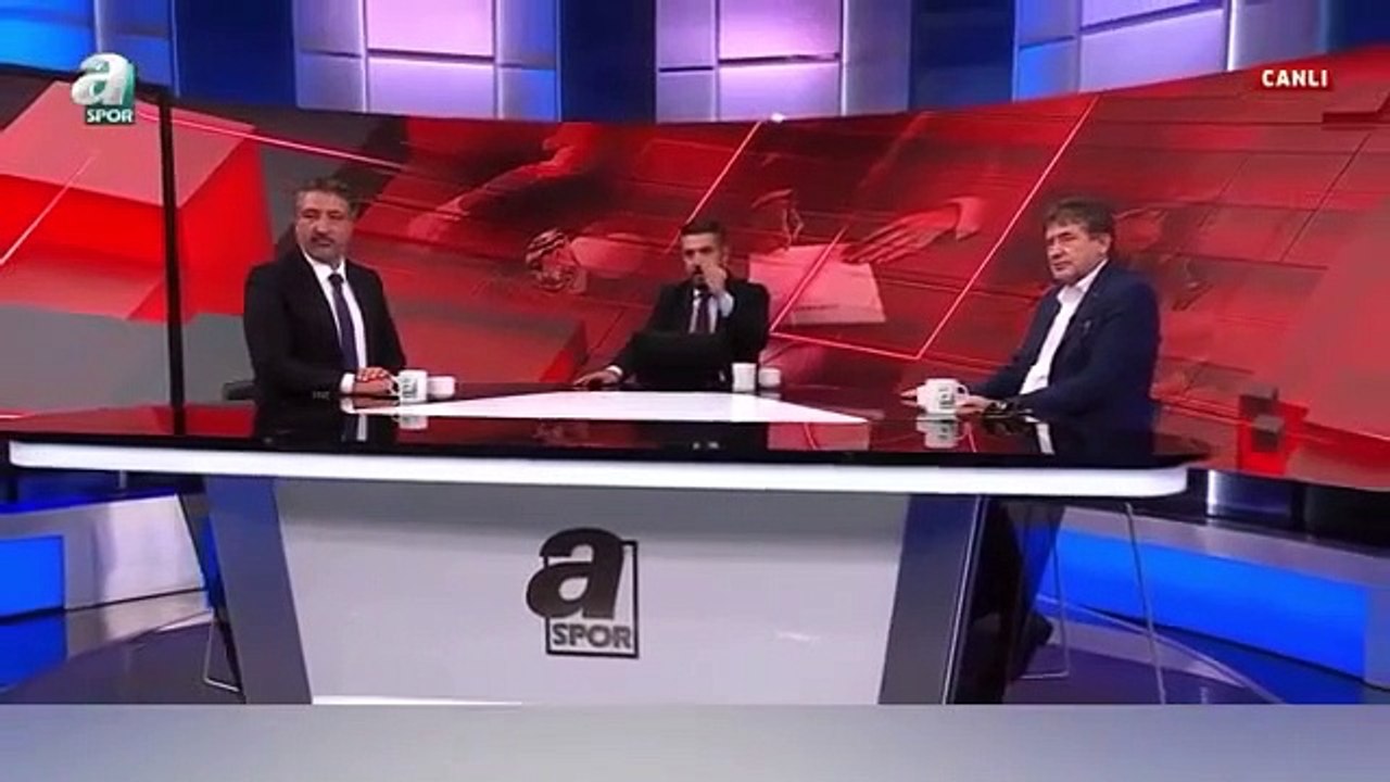 A Spor'da mikrofon kazası: ''Ağabey ne para çalıyorlar biliyor musun?''