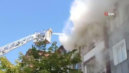 Sultangazi'de 5 katlı binada yangın çıktı