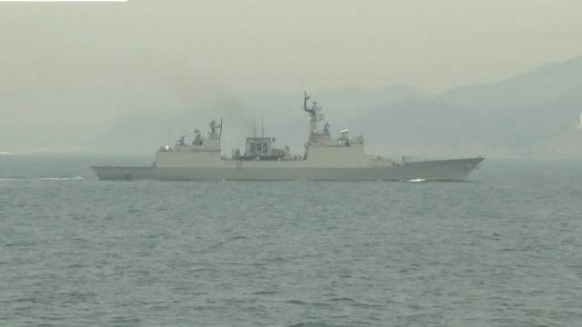 해외파병 청해부대 6명 확진, 80여 명 의심증상...문 대통령 수송기 급파 지시 / YTN