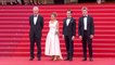 La montée des marches des acteurs de "France" de Bruno Dumont - Cannes 2021