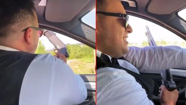 Seyir halindeyken direksiyonu bırakıp pompalı tüfekle ateş açtı, görüntüleri sosyal medyada paylaştı