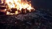 Moradores da Rua Kamaças reclamam de fogo ateado constantemente em montante de lixo