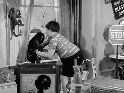 Locos Addams T2 C06 Mi hijo, el chimpance