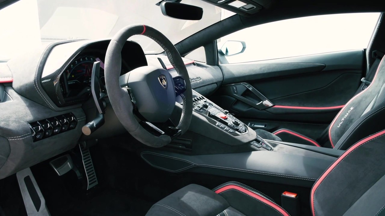 Der Lamborghini Aventador LP 780-4 Ultimae - Das Interieurdesign