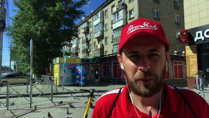 Walking after Lunch in Siberia❄️. 77°F. West Side of Novosibirsk. Karl Marx Square. Local Brands! 061121_3301