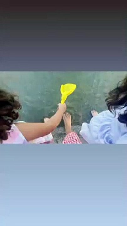 Amel Bent et ses filles Sofia et Hana sur une story postée le 15 juillet 2021.