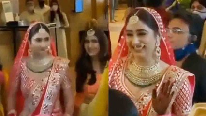 Rahul Vaidya से शादी करने के लिए Disha Parmar ने venue पर dance करते हुए की entry| FilmiBeat