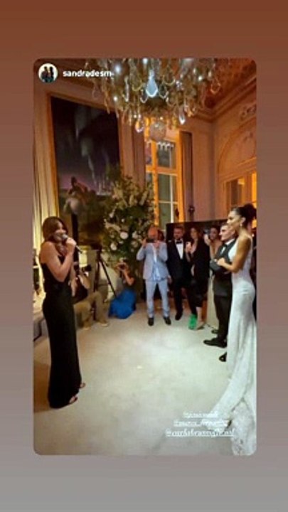 Carla Bruni-Sarkozy qui chante "Quelqu'un qui m'a dit", le 15 juillet 2021.