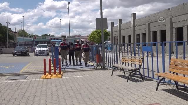 Son Dakika | Kendisini jandarma olarak tanıtarak dolandırıcılık yapan şüpheli yakalandı