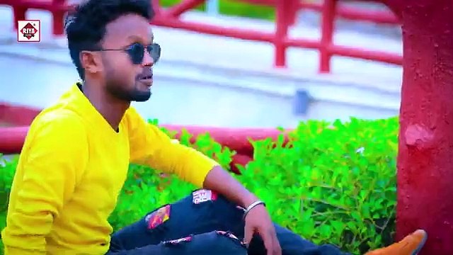 देखिये डीजे पे धूम मचा दिया ऐ गाना आते ही _ भतार खोले लागे झुल्ला _ VICKY RAJ _