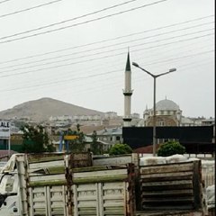 Son dakika haberi! VAN'DA, FIRTINADA MİNARENİN SALLANDIĞI ANLAR KAMERADA