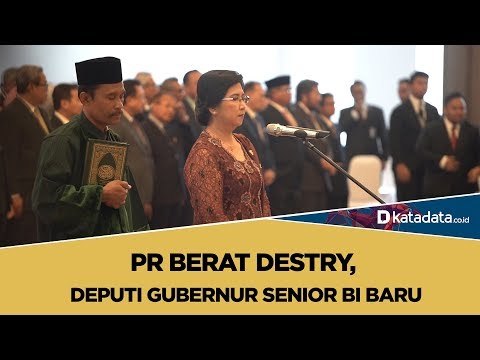 PR Berat Destry, Deputi Gubernur Senior BI | Katadata Indonesia