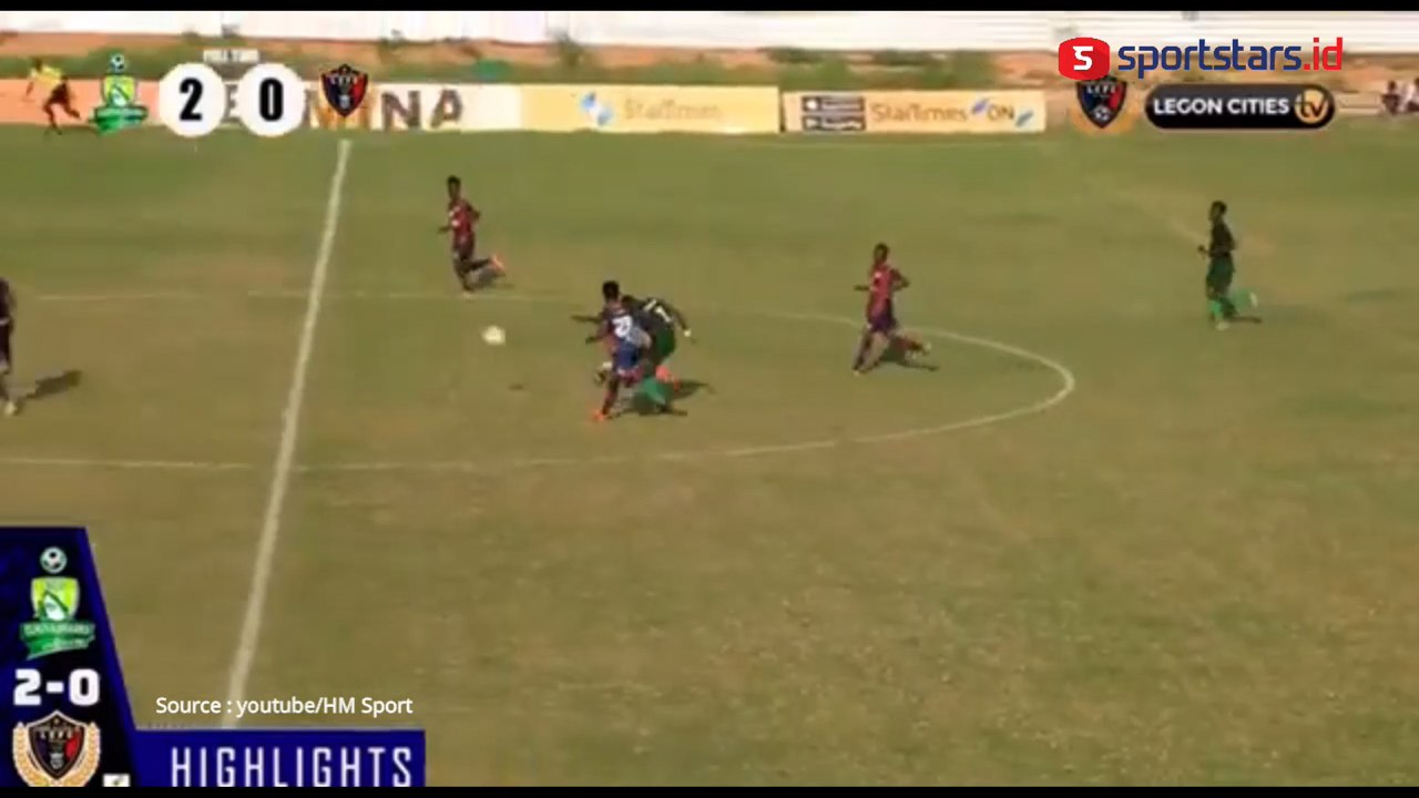 Pemain ini cetak Gol Spektakuler dari Tengah Lapangan