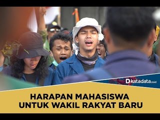 Harapan Mahasiswa untuk Wakil Rakyat Baru | Katadata Indonesia